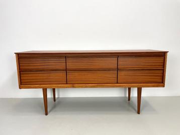 Vintage dressoir Austinsuite SALE. beschikbaar voor biedingen