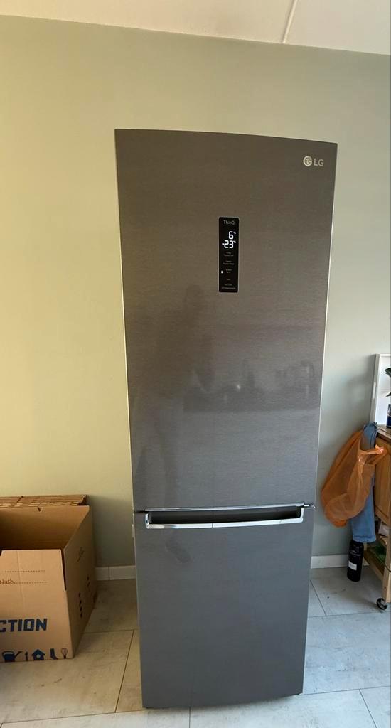 LG Koel-vriescombinatie - Nog geen 2 jaar oud!, Witgoed en Apparatuur, Koelkasten en IJskasten, Zo goed als nieuw, Met vriesvak
