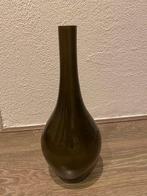 Bruine vaas, Huis en Inrichting, Woonaccessoires | Vazen, Minder dan 50 cm, Glas, Ophalen of Verzenden, Zo goed als nieuw