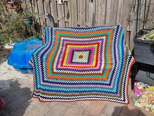 Gehaakte woondeken/plaid granny XL, Huis en Inrichting, Woonaccessoires | Plaids en Woondekens, Zo goed als nieuw, Ophalen of Verzenden