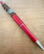 Unieke rode pen met handgemaakte glaskralen, stijlvol glas, Ophalen of Verzenden, Nieuw, Balpen, Overige merken