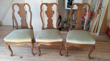 Antieke stoelen 4 stuks beschikbaar voor biedingen