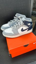 Nike Jordan 1 Mid maat 36 ( zgan), Schoenen, Ophalen of Verzenden, Zo goed als nieuw, Nike Jordan