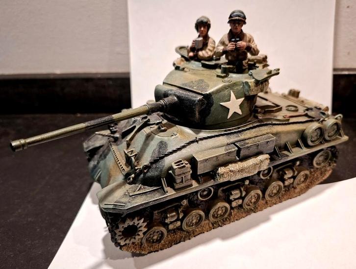 King & Country DD027 WW2 US M4A3E8 Sherman Easy Eight, Hobby en Vrije tijd, Modelbouw | Figuren en Diorama's, Zo goed als nieuw