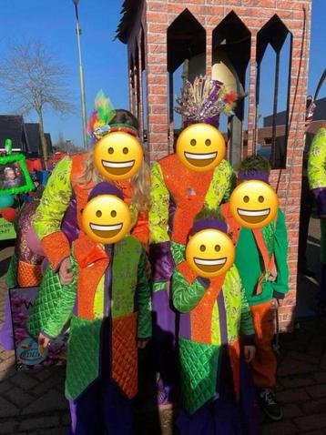 Carnaval optocht - loopgroep handgemaakte pakken beschikbaar voor biedingen