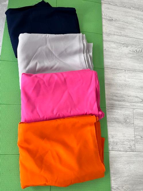 Diversen Stoffen in Verschillende Kleuren, Hobby en Vrije tijd, Stoffen en Lappen, Nieuw, 120 cm of meer, 200 cm of meer, Ophalen of Verzenden