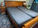 Klassief kerstenhouten kingsize bed, Huis en Inrichting, Slaapkamer | Bedden, Ophalen, Verstelbaar, Bruin, Tweepersoons