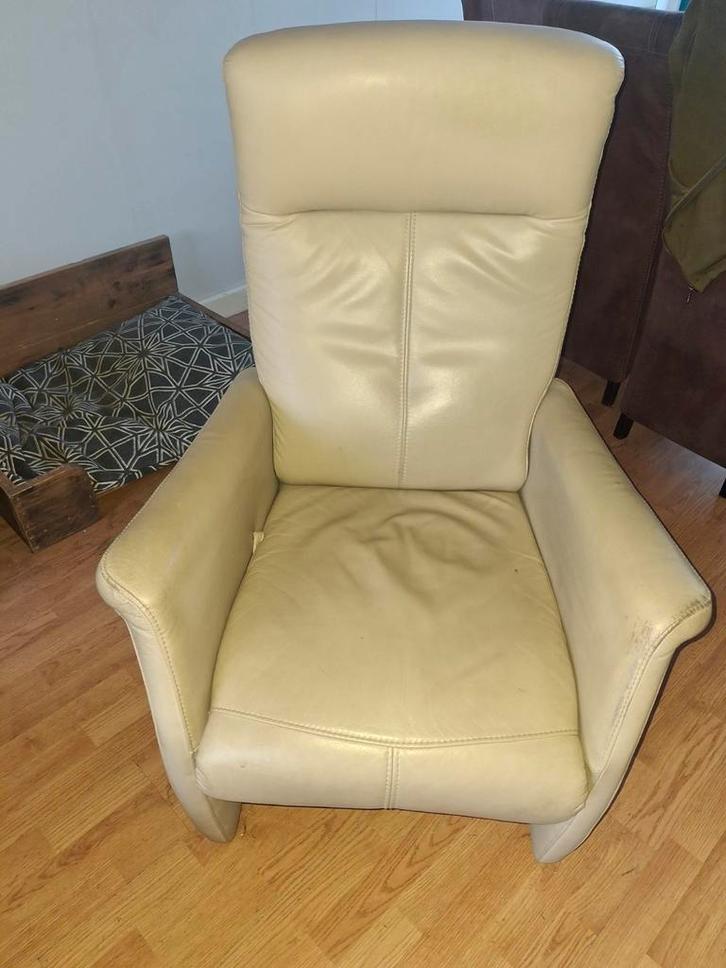 Comfortabele lederen fauteuil, Huis en Inrichting, Fauteuils, Gebruikt, Leer, 50 tot 75 cm, Minder dan 75 cm, Ophalen