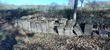 3 PALLETS BETONPANNEN. 100M2 beschikbaar voor biedingen