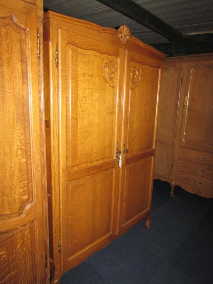 Barok 2 deurs linnenkast nachtkastje bed in queen anne stijl, Huis en Inrichting, Kasten | Kledingkasten, Zo goed als nieuw, 150 tot 200 cm