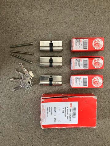 Cilinderslot 3 gelijksluitend BKS 4 sleutels beschikbaar voor biedingen