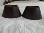 2 nette ovale  lampenkapjes bruin lederen, Huis en Inrichting, Lampen | Lampenkappen, Bruin, Ophalen of Verzenden, Zo goed als nieuw
