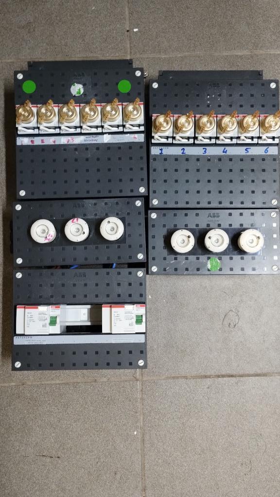 Diverse elektro materiaal, Doe-het-zelf en Verbouw, Elektra en Kabels, Gebruikt, Overige typen, Ophalen