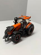 Britains ertl oranje valtra, Ophalen of Verzenden, Gebruikt, Tractor of Landbouw, Britains