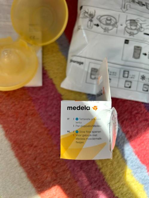 Medela slow flow reservespenen S voor gebruik moedermelkfles, Kinderen en Baby's, Babyvoeding en Toebehoren, Zo goed als nieuw