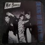 45 rpm Matt Bianco - Sneaking Out The Back Door (1984), Ophalen of Verzenden, 7 inch, Pop, Single