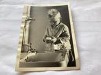 Delft Dirk Jan Bragaar Vintage Foto: Jongen wast handen, Antiek en Kunst, Ophalen of Verzenden