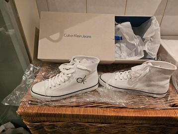 nieuwe Calvin Klein sneakers beschikbaar voor biedingen