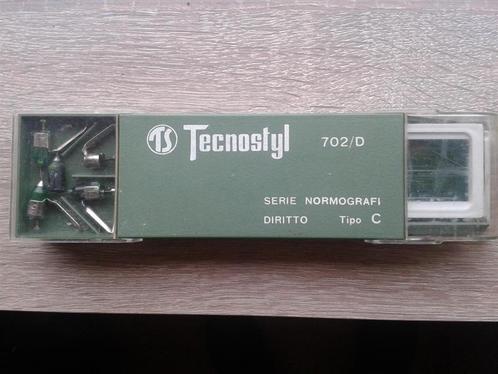 Technostyl 702/D sjabloon set. Uit de jaren 70. Alfabet 10 m, Hobby en Vrije tijd, Tekenen, Gebruikt, Overige typen, Ophalen of Verzenden