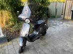 Vespa Primavera 2015 snor, Fietsen en Brommers, Scooters | Vespa, Ophalen, Gebruikt, Overige modellen, Maximaal 45 km/u