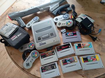 Super Nintendo SNES met 8 spellen en 5 controllers. beschikbaar voor biedingen