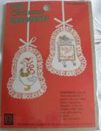 Vintage Kerst borduurpakket - Ornaments / nr. 1, Ophalen of Verzenden, Nieuw, Handborduren, Borduurpakket