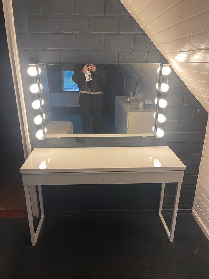 Mooie make-up tafel met spiegel, Huis en Inrichting, Tafels | Kaptafels, Zo goed als nieuw, 100 tot 150 cm, 50 tot 100 cm, Hout