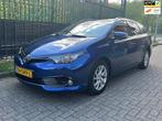 Toyota Auris Touring Sports 1.2T Dynamic 1e EIG|CAMERA|NAP, Auto's, Toyota, Gebruikt, Euro 6, Blauw, 116 pk