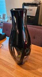 Zwarte grote vaas, Huis en Inrichting, Woonaccessoires | Vazen, 50 tot 75 cm, Zwart, Ophalen of Verzenden, Glas