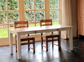 Massief Houten Eettafels met Schuiflades beschikbaar voor biedingen