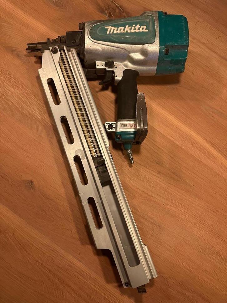 Makita AN924 Luchtspijkerpistool / Stripnagelapparaat, Doe-het-zelf en Verbouw, Gereedschap | Boormachines, Gebruikt, Ophalen
