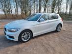 Nette BMW 1-Serie 118i automaat 2018 weinig kilometers, Wit, Particulier, Metallic lak, 1499 cc