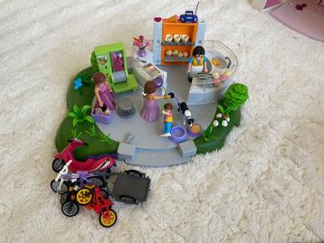Een hoop playmobile, kasteel,ijscozaak,bruiloft etc beschikbaar voor biedingen