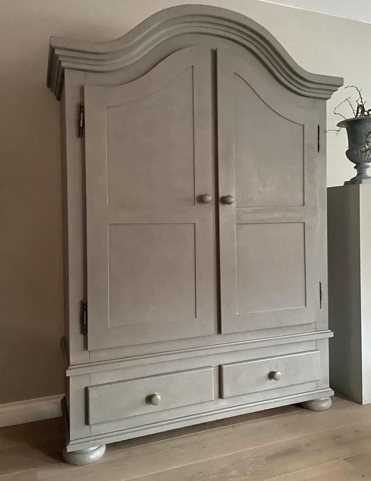 Grote opbergkast taupe kleurig, Huis en Inrichting, Kasten | Overige, Gebruikt, Ophalen of Verzenden