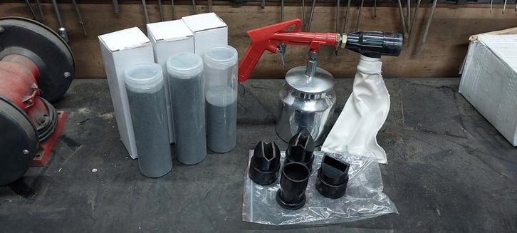 Zandstraalpistool met toebehoren, Doe-het-zelf en Verbouw, Gereedschap | Overige machines, Ophalen of Verzenden