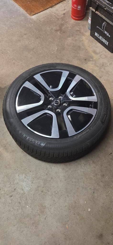 Winterbanden Volvo XC40/Lynk&Co 01 met TPMS, Auto-onderdelen, Banden en Velgen, Banden en Velgen, Winterbanden, 18 inch, 235 mm