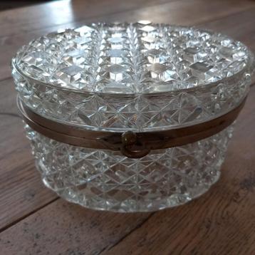 Vintage sieraden doos beschikbaar voor biedingen