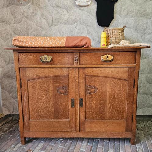 Mooie eikenhouten dressoir/commode, Kinderen en Baby's, Kinderkamer | Commodes en Kasten, Zo goed als nieuw, 105 cm of meer, Minder dan 50 cm