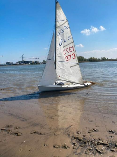 Simoun 445 met trailer, Watersport en Boten, Zeilen en Zeiltoebehoren, Zo goed als nieuw, Minder dan 15 m², 3 tot 6 meter, Ophalen