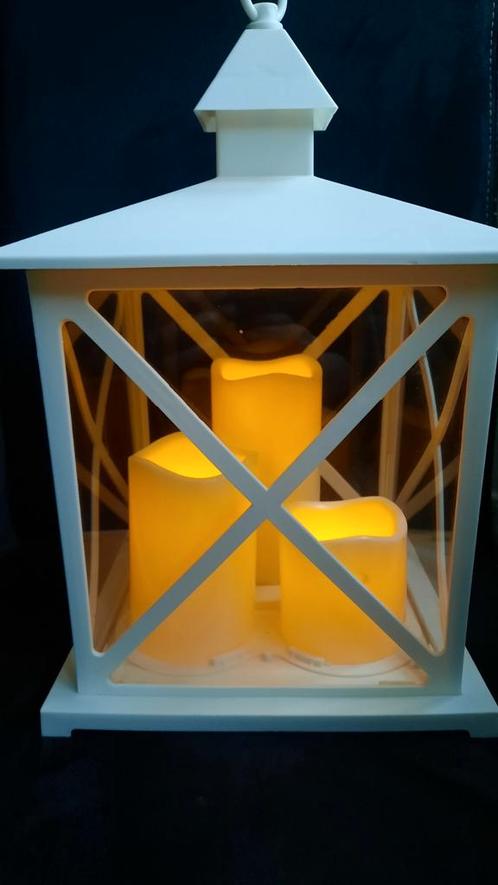Witte kandelaar met 3 vaste ledkaarsen & timer, 40x24x24 cm!, Huis en Inrichting, Woonaccessoires | Kandelaars en Kaarsen, Zo goed als nieuw
