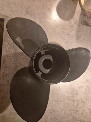 Schroef nieuw 33x17-15x15 evinrude  Propeller  beschikbaar voor biedingen
