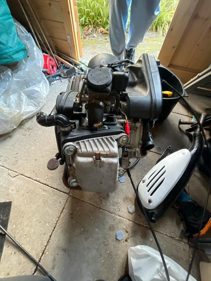 Vespa lx 50 4t blok MOET ZSM WEG!!, Fietsen en Brommers, Brommeronderdelen | Scooters, Gebruikt, Overige merken, Blok, Ophalen of Verzenden