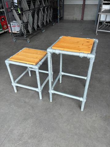 Steigerbuis statafels & tafels met houten blad  beschikbaar voor biedingen