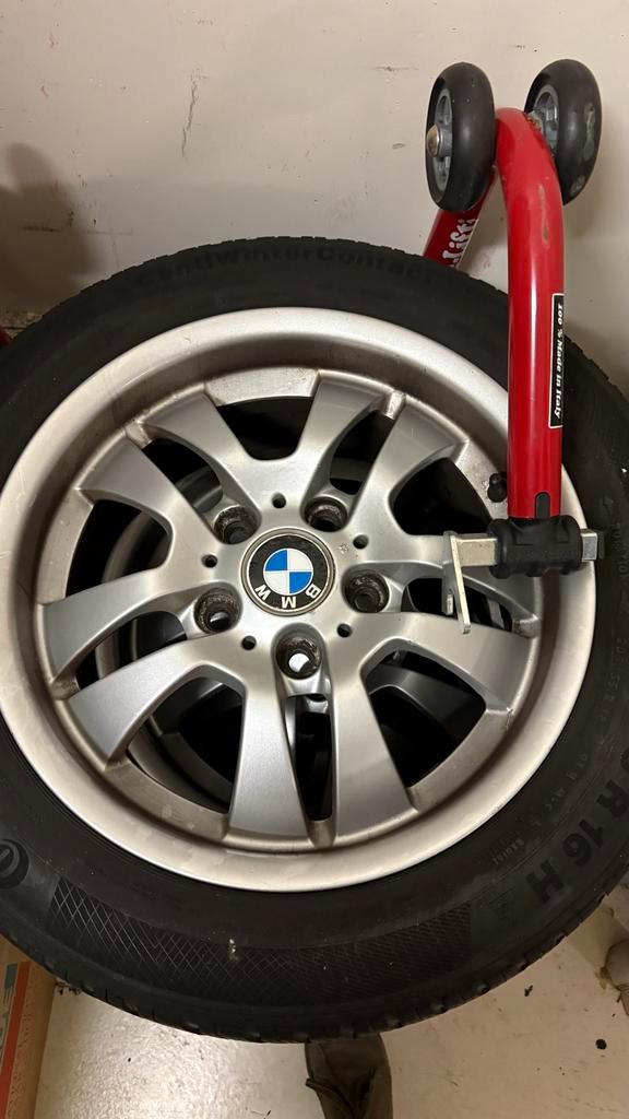 BMW Velgen met Sneeuwbanden 205/55 R16, Auto diversen, Wieldoppen, Gebruikt, Ophalen