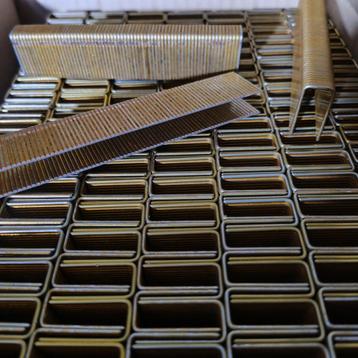 Parket nieten type S4 UnitSteel 25mm beschikbaar voor biedingen