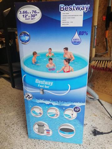 Bestway zwembad NiIEUW beschikbaar voor biedingen