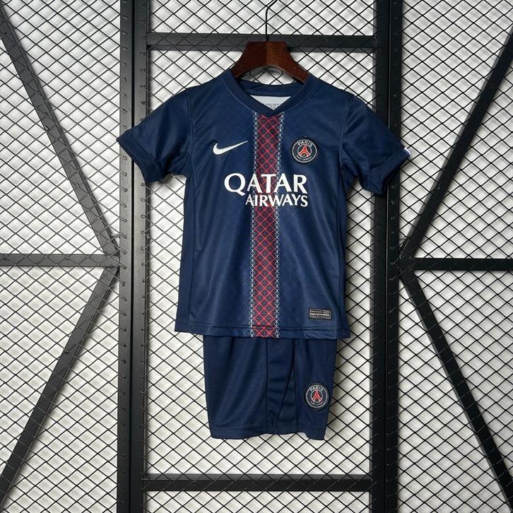Nieuw PSG Kinderset 2025 – Shirt + Broekje – Blauw/Rood, Sport en Fitness, Voetbal, Nieuw, Shirt, Verzenden