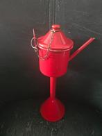 Rood "snotje" of kleine olielamp, Neerlandia. Hoog 30 cm., Antiek en Kunst, Antiek | Lampen, Ophalen