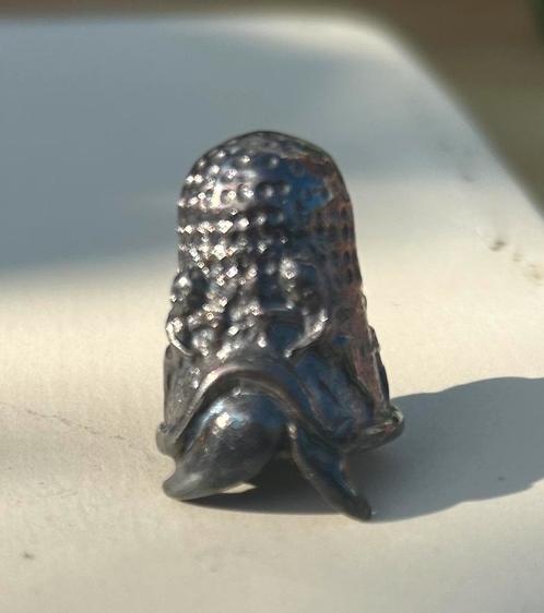 Zilveren Vingerhoedje met Engeltjes, Antiek en Kunst, Antiek | Goud en Zilver, Ophalen of Verzenden