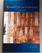 Koninklijke instrumenten rond de Peperbus Zwolle Erdtsieck, Ophalen of Verzenden, Zo goed als nieuw